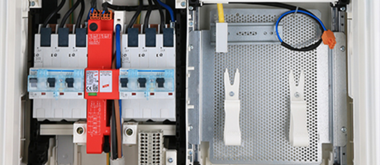 Hausanschluss, Zähler und Unterverteiler bei Informations & Elektrotechnik Schmidt in Muldestausee OT Schlaitz